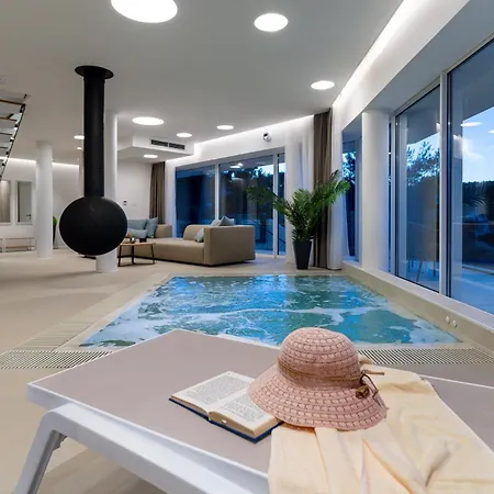 Beautiful Estate Da Noi With A Pool In Hvar Basina
