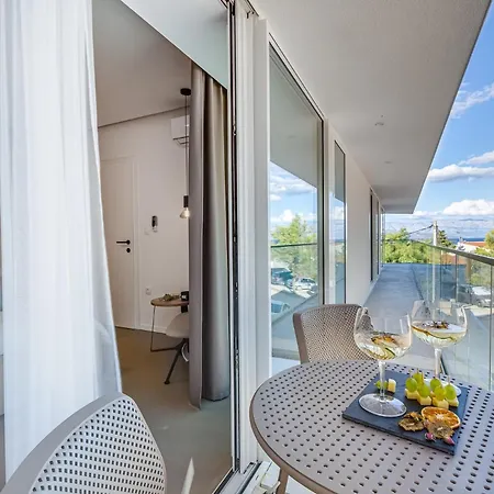 Beautiful Estate Da Noi With A Pool In Hvar *