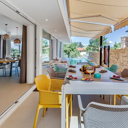 Villa Beautiful Estate Da Noi With A Pool In Hvar