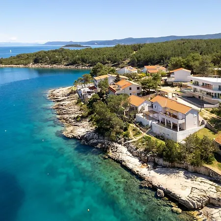 Beautiful Estate Da Noi With A Pool In Hvar *