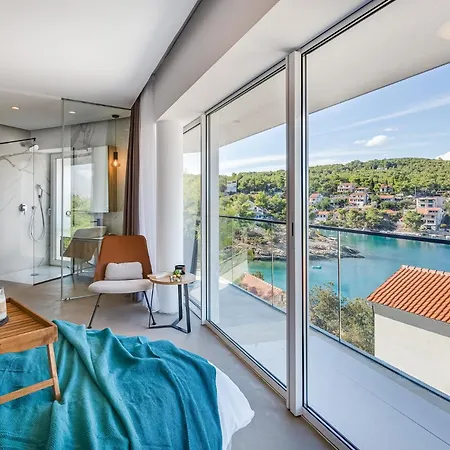 Villa Beautiful Estate Da Noi With A Pool In Hvar