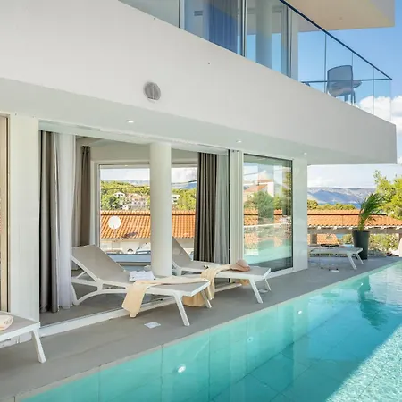 Beautiful Estate Da Noi With A Pool In Hvar Basina