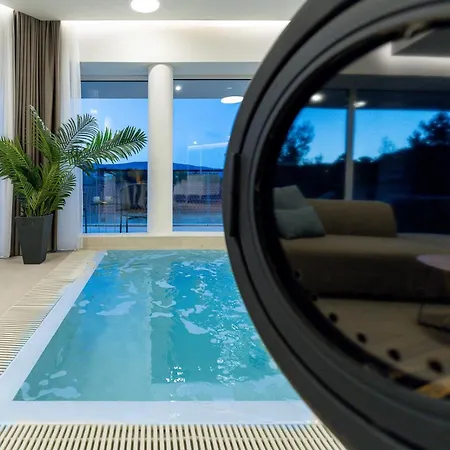 Beautiful Estate Da Noi With A Pool In Hvar