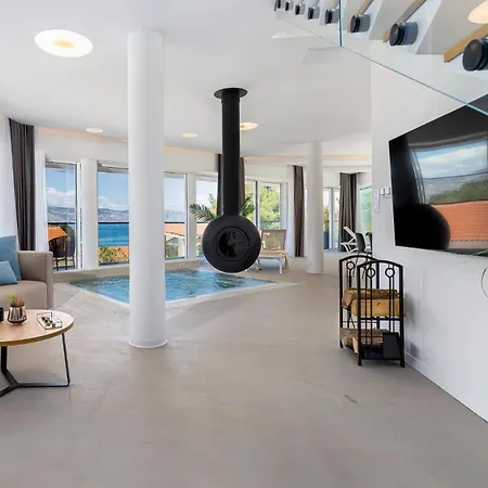 Villa Beautiful Estate Da Noi With A Pool In Hvar