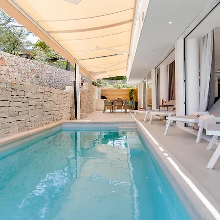 Beautiful Estate Da Noi With A Pool In Hvar Basina