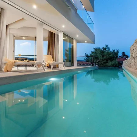 Beautiful Estate Da Noi With A Pool In Hvar